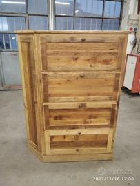 scarpiera spizzata in legno vecchio con ripiani