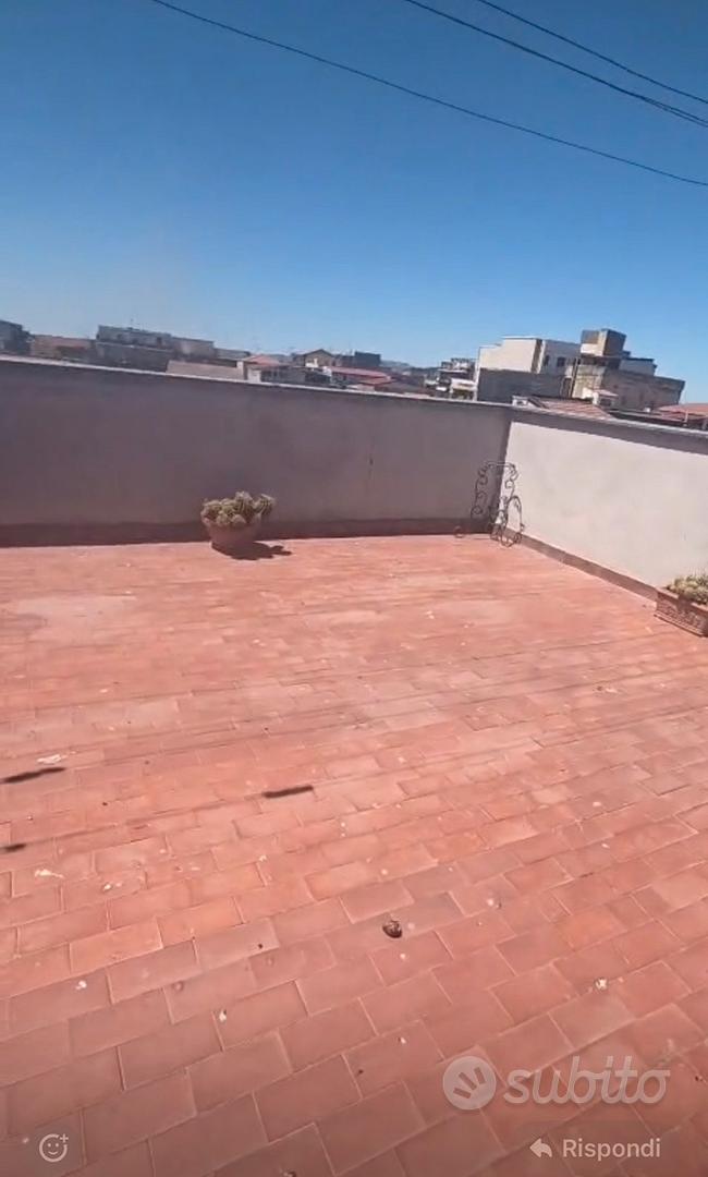 Appartamento su 4 livelli- zona Adrano - Vista 6