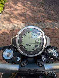 moto Naked