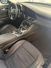 Alfa Romeo Giulia 2.2 180cv