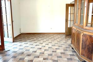 Ampio appartamento , piano comodo con posto auto!