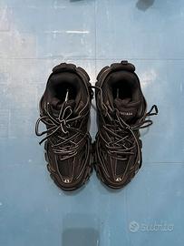 Balenciaga truck s