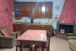 Porzione di casa indipendente a Paludi (CS)