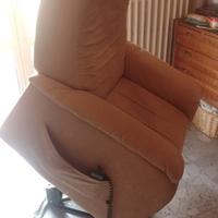Poltrona relax sollevabile elettrica