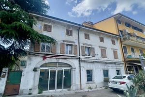 INTERO STABILE A SAGRADO D'ISONZO