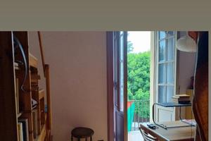 Ampia stanza in splendida dimora al centro di Roma