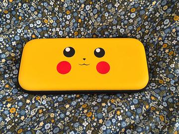 Custodia rigida per Nintendo Switch design Pikachu
