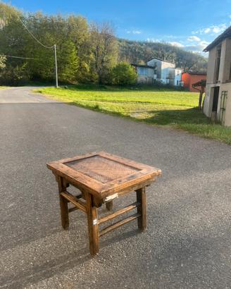 Tavolino antico in stile orientale