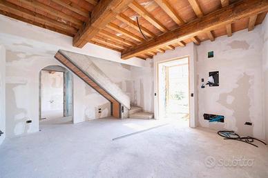 Casa indipendente di 114 m² con 4 locali e posto a