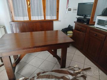 TAVOLO IN NOCE, CASSAPANCA,MOBILE CREDENZA E SEDIE