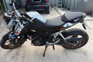 Ktm duke 125