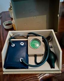 Misuratore di pressione manuale