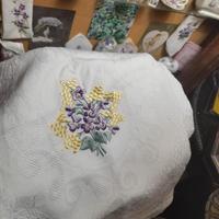 Asciugamano Fiandra vintage ricamo viole mimose 