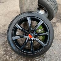 4 gomme e cerchi R17