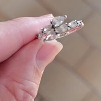 anello argento con zirconi a goccia 