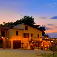 Agriturismo in campagna con vista mare