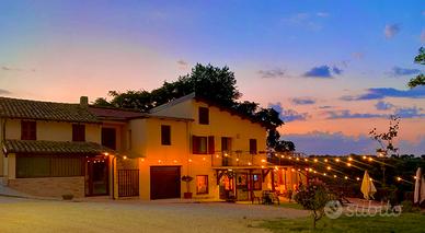 Agriturismo in campagna con vista mare