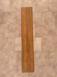 Pavimento laminato ad incastro simil legno