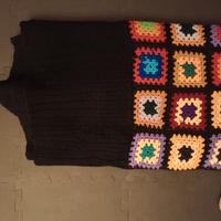 Coperta nera  inserto a quadri realizzata a mano