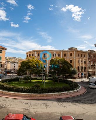 Centrale e luminoso pentavano con ascensore