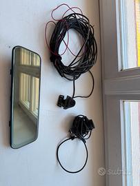 Specchietto retrovisore digitale con retrocamera