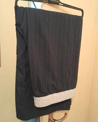 pantaloni ampi