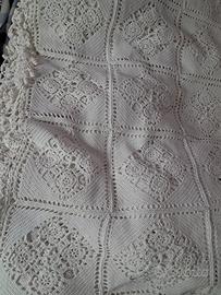 coperta  nuova ricamata