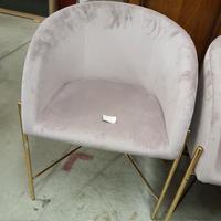 Poltroncina rosa gambe ottone