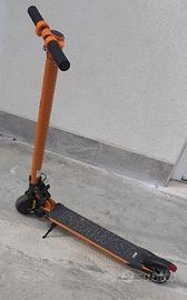 Monopattino elettrico "Spillo"