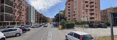 Locale artigianale con piazzale auto