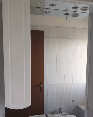 Specchio bagno con armadietto