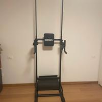 Stazione multifunzione ad altezza regolabile