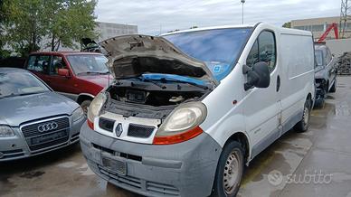 Ricambi usati furgone Renault Trafic anno 2002