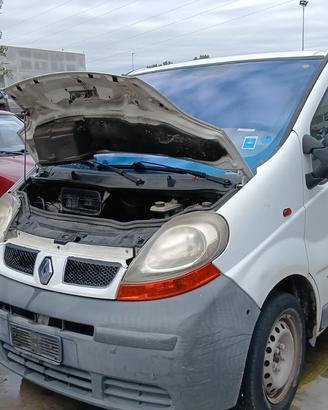Ricambi usati furgone Renault Trafic anno 2002