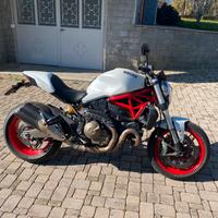 Ducati monster 821