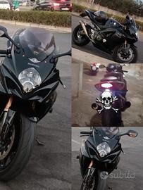 suzuki gsx r 1000   