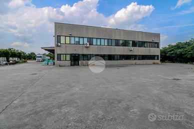 CAPANNONE A CORNEGLIANO LAUDENSE