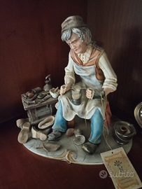 Capodimonte fine ceramica policroma Calzolaio Ciab