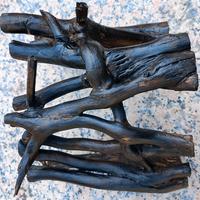 lampada in legno di edera 