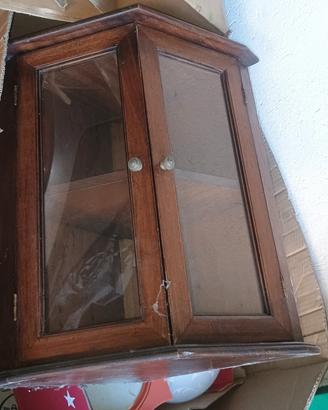 vetrinetta angolare un noce