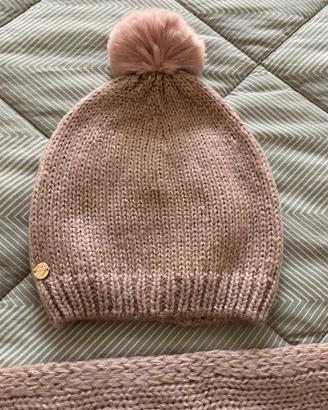 Cappellino e scaldacollo Motivi
