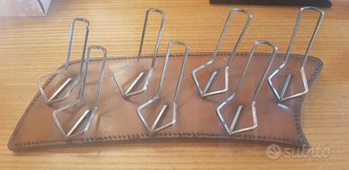 Supporto per 7 pipe in pelle e metallo