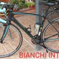 BICI DA CORSA BIANCHI INTENSO.