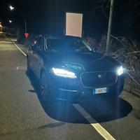Jaguar f-pace 3.0 disiel v6 300 cv r-sport