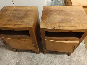 Coppia comodini in legno vintage 