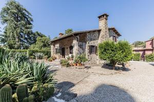VILLA SINGOLA A MANZIANA
