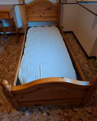Letto singolo in legno massello