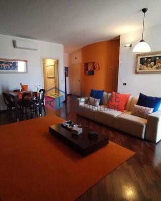 Appartamento di 80 m² con 4 locali e box auto a Li