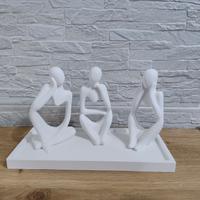 Set arredo moderno con vassoio e 3 figure femminil