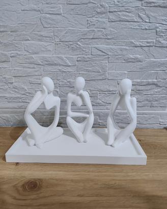 Set arredo moderno con vassoio e 3 figure femminil